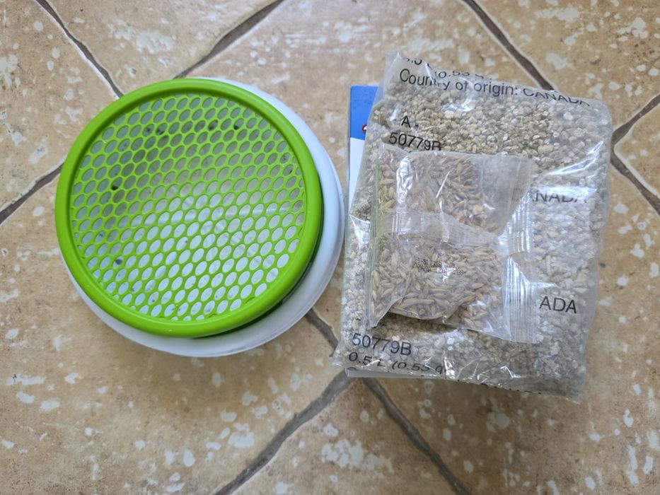 Miska na trawę dla kota w zestawie z trawą catit