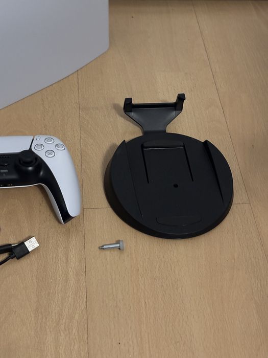 Konsola ps5 + pad Dualsense okazja