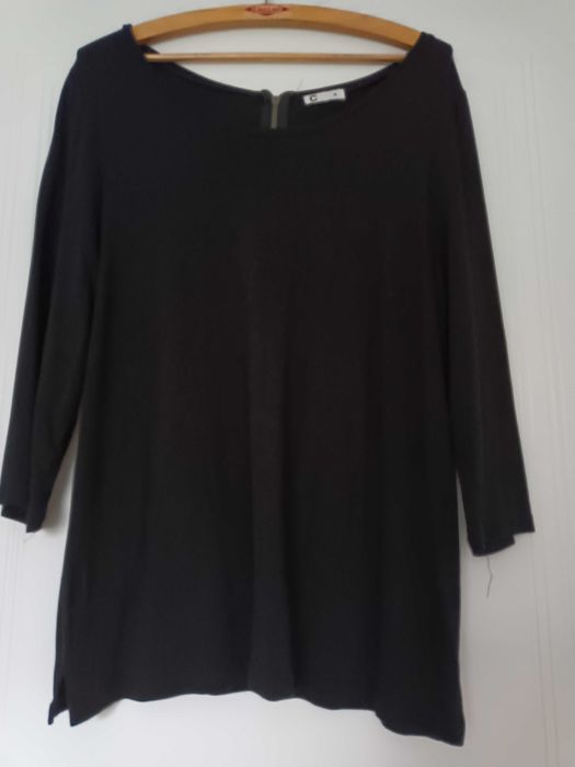 Luźna bluzeczka Cubus, rozmiar M/L, koloru czarnego.