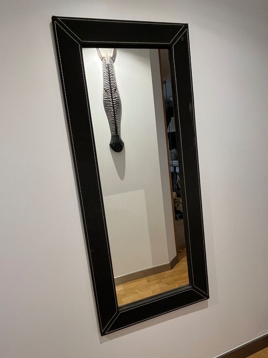 Espelho castanho do Ikea