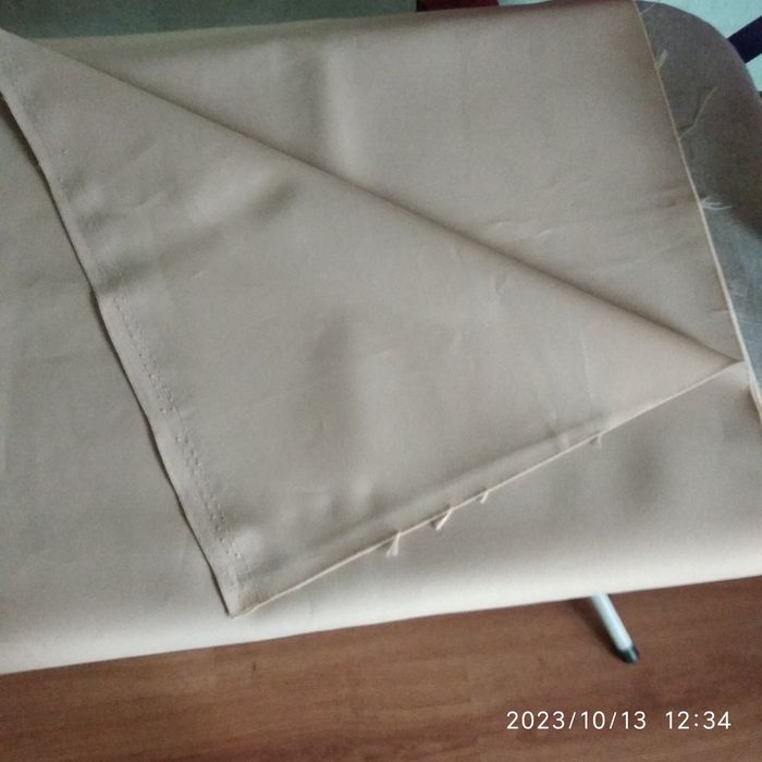 Отрезы тканей разные