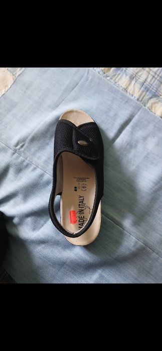 М'які босоніжки , нові (made in Italy )