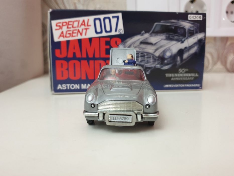 Limited Corgi James Bond Aston Martin DB5 к 50 летию Thunderball