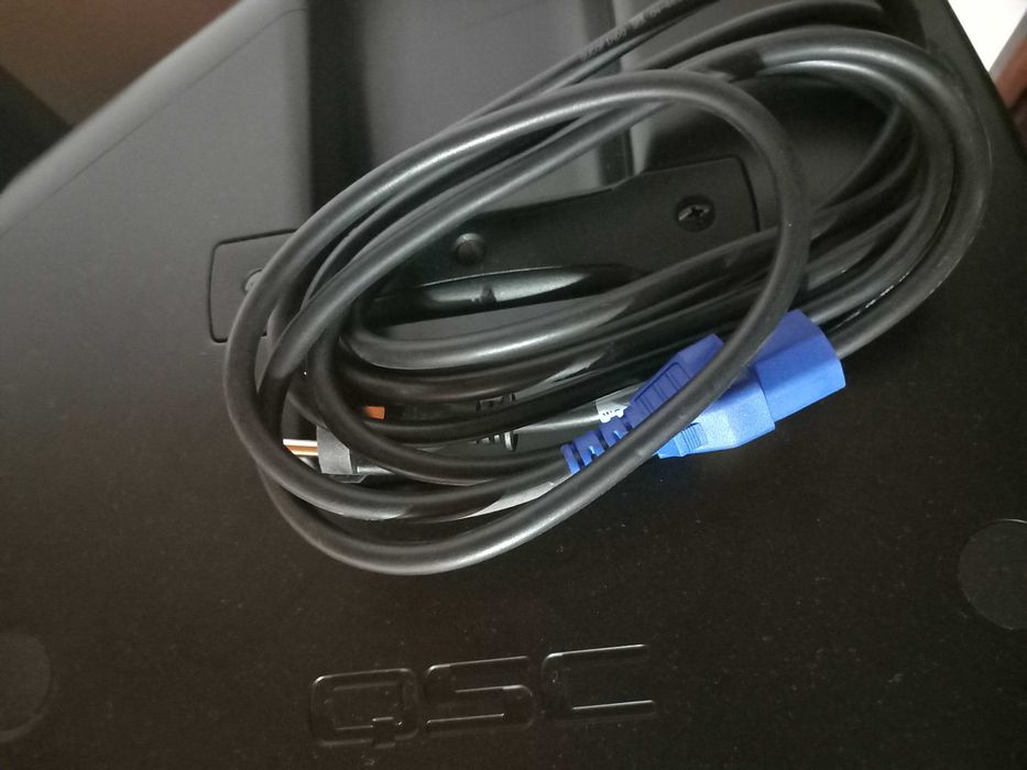 Vendo 2x Colunas QSC 12.2