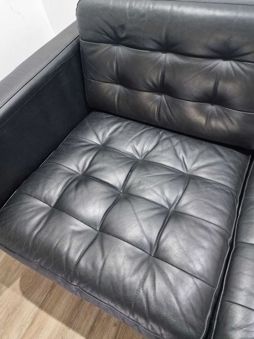 Sofá IKEA LANDSKRONA 2 Lugares (Pele Preta / Pés em Madeira) – Excelente Estado