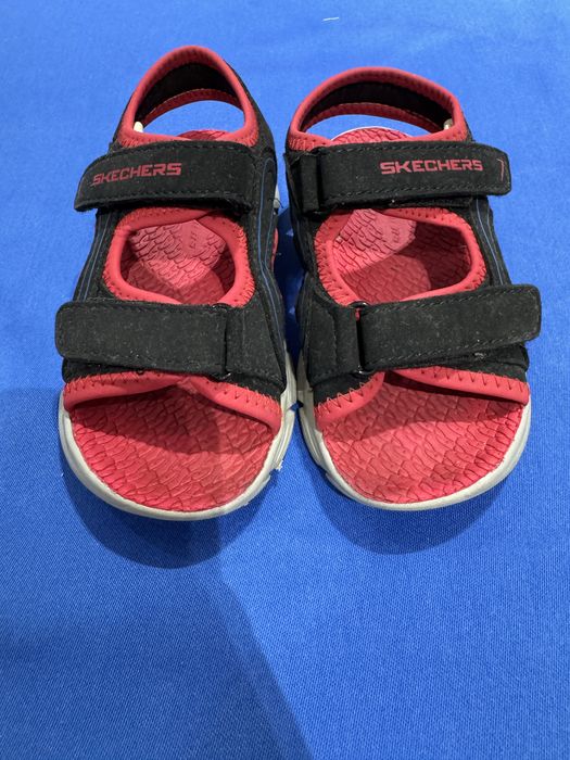 Vendo Sandálias SKECHERS número 24 NOVAS