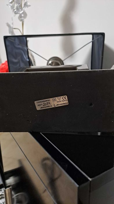 Candeeiro decorativo K - Ligthing e um outro da marca Inspire