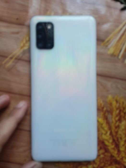 Продам недорого смартфона Samsung a31