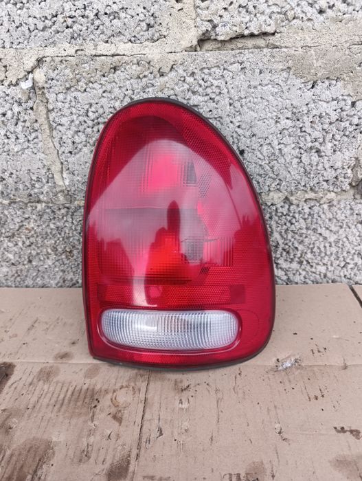 Стоп ліхтар фонар правий Chrysler Voyager Dodge ram Van