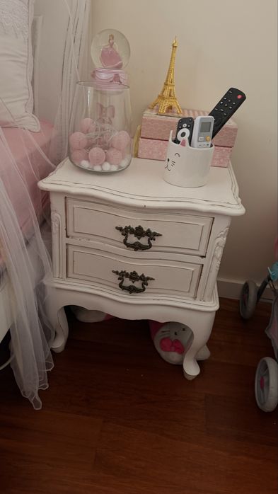 quarto completo chipamdele , restaufamdo em atelier