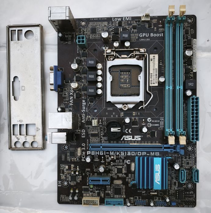 Duas  Boards  ASUS P8H61,  Socket LGA 1155