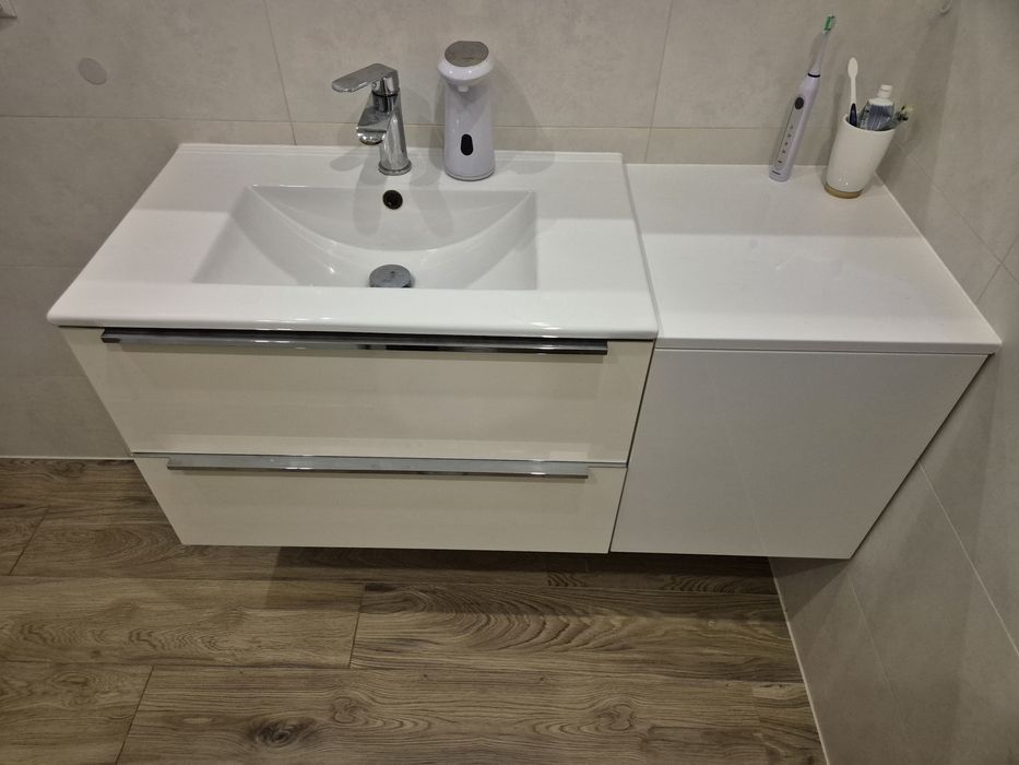 Umywalka z szafką z porządnym systemem prowadnic GTV MODERN  BOX