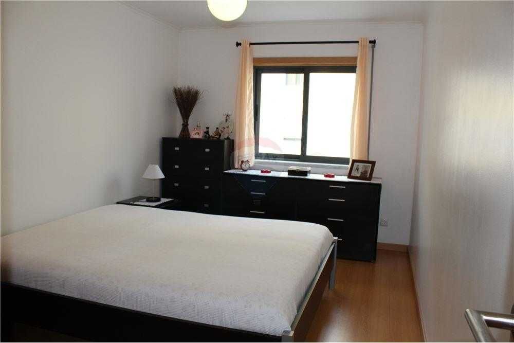 Arrenda-se Apartamento T2 Centro de Mafra c/ Novo