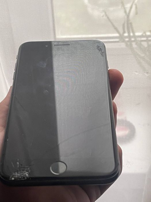 Продам iPhone 8plus опис