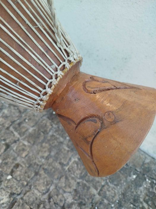 Djembé antigo africano como novo