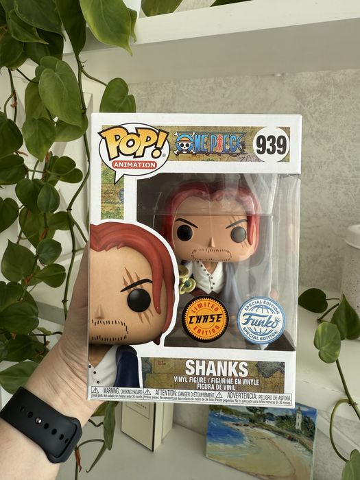 Funko pop one piece shanks trafalgar law anime Netflix chase