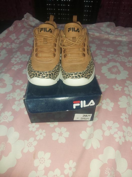 Tênis da fila novos sem etiqueta