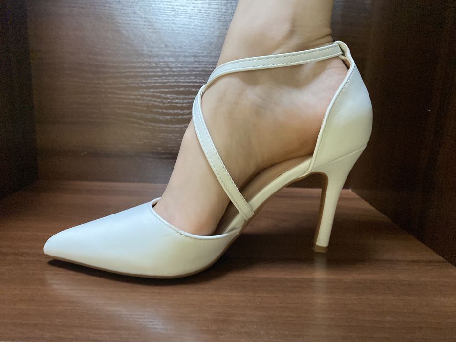 Туфлі білі 38 розміру