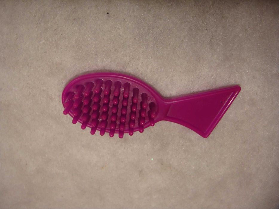 Escova de Cabelo Roxa de Boneca Bratz