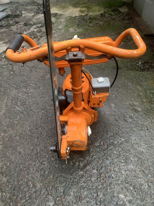 Продам бензопилу урал дружба