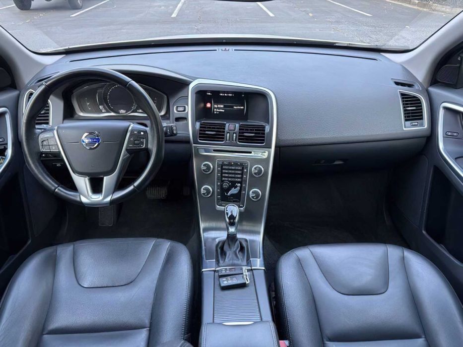 Volvo XC60      2016