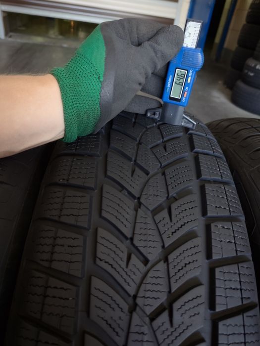 GoodYear UltraGrip Performance SUV R17 215/65 99V зимові шини добрі, свіжі