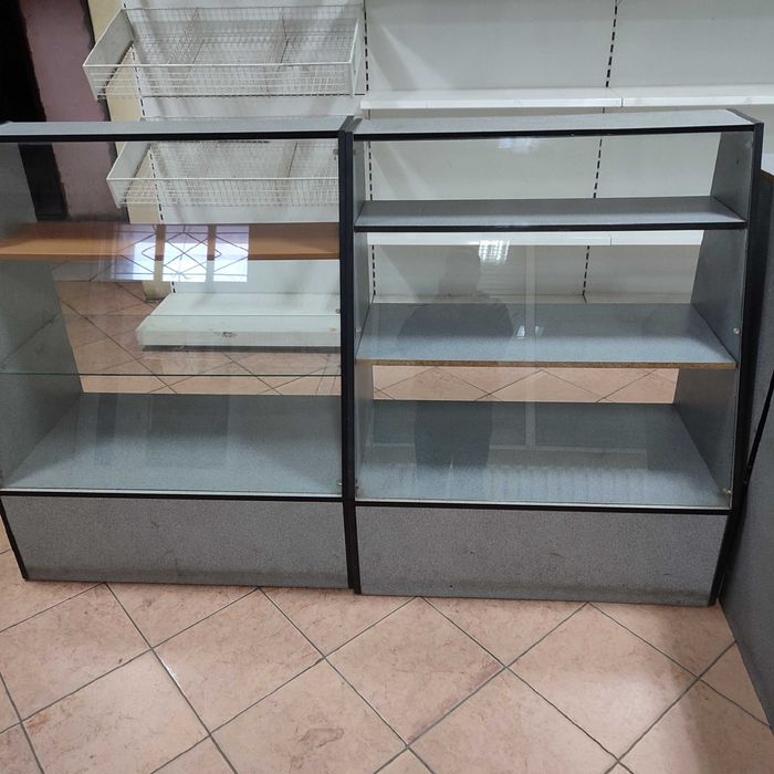 Продам торгове обладнання .