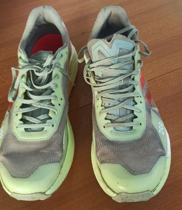 Sapatilhas adidas de homem, dedesporto em estado razoável n°42, 50 .