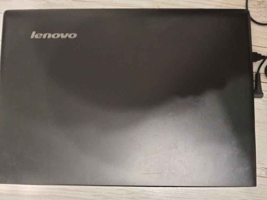 Ноутбук  Lenovo i3/8гб озу/240 sdd