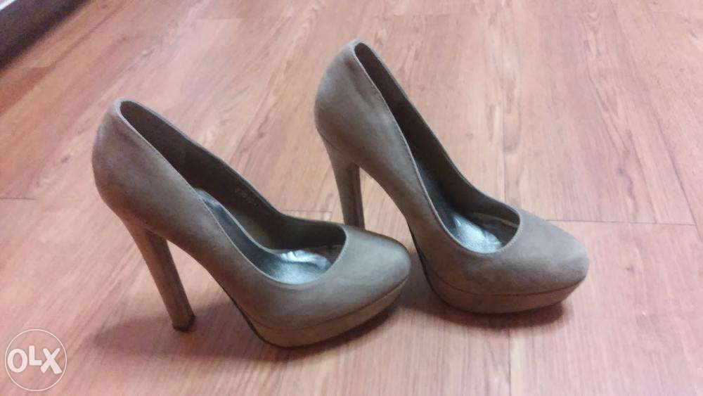 buty damskie na słupku
