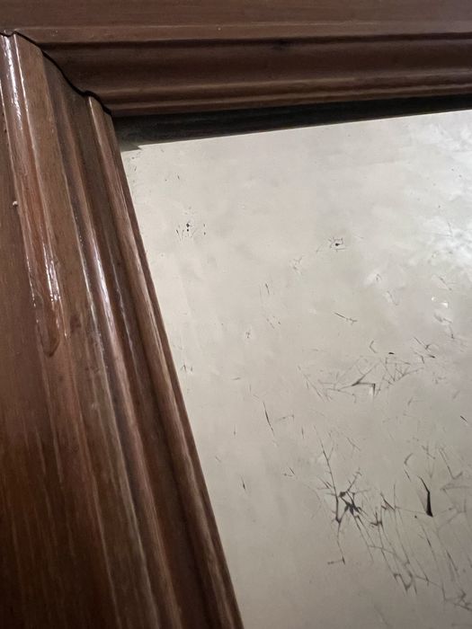 Zabytkowe lustro w solidnej drewnianej ramie masywne