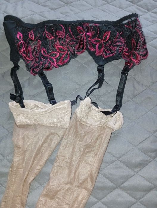 Элегантный пояс для чулок с вышивкой, чулки в комплекте, М