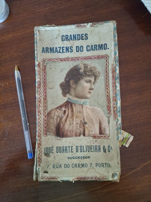 Rara caixa Armazens Chiado Porto