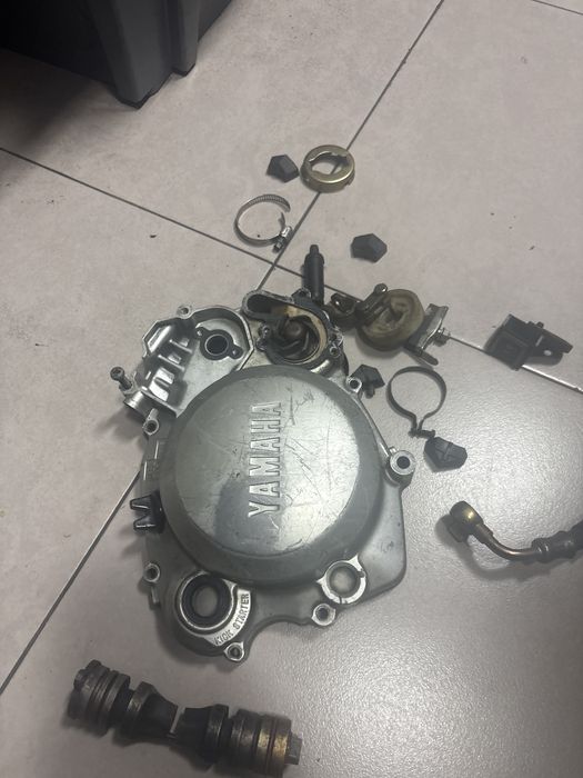 Válvula escape e Tampa Embraiagem DTR 125