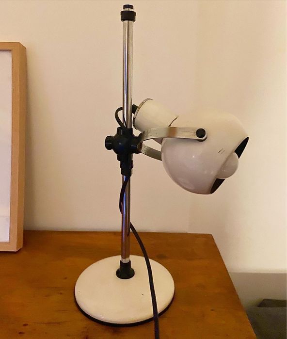 White Metallic Table Lamp440100578678558722