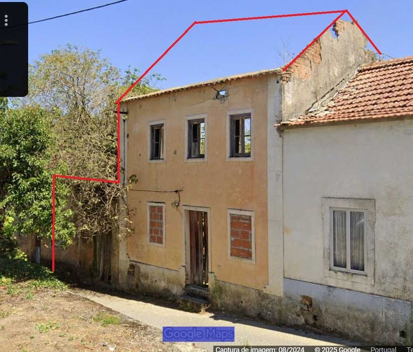 Moradia V3 para reconstrução com terreno