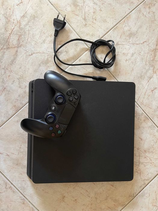 PlayStation 4 Slim 1TB Desbloqueada + Comando