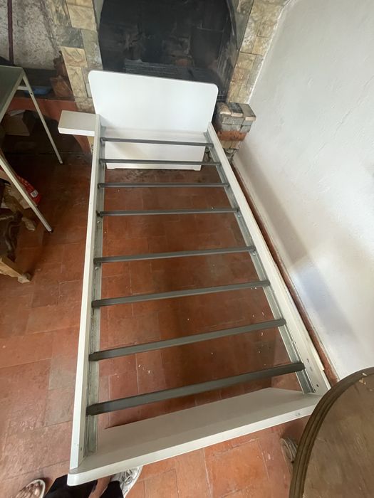 Cama de solteiro Ikea
