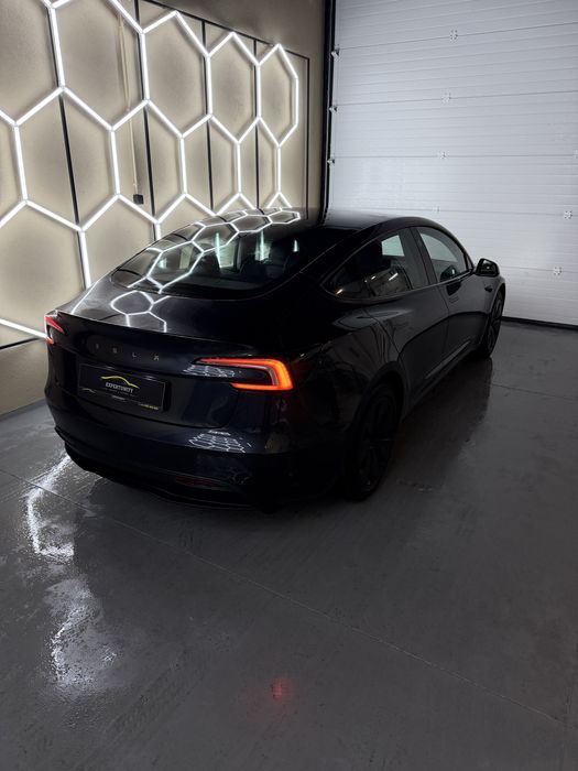 Tesla Model 3 Sr plus