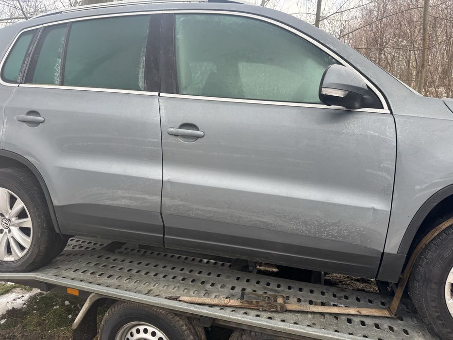Vw tiguan drzwi  prawe lr7n