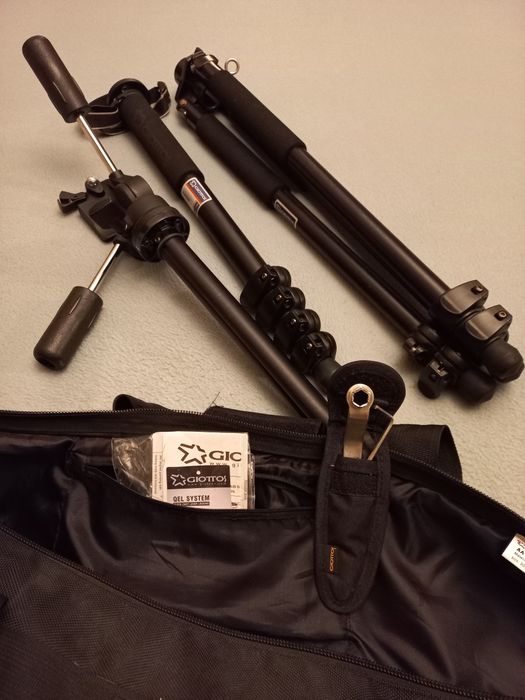 Tripé profissional clássico de 3 cabeças Giotto