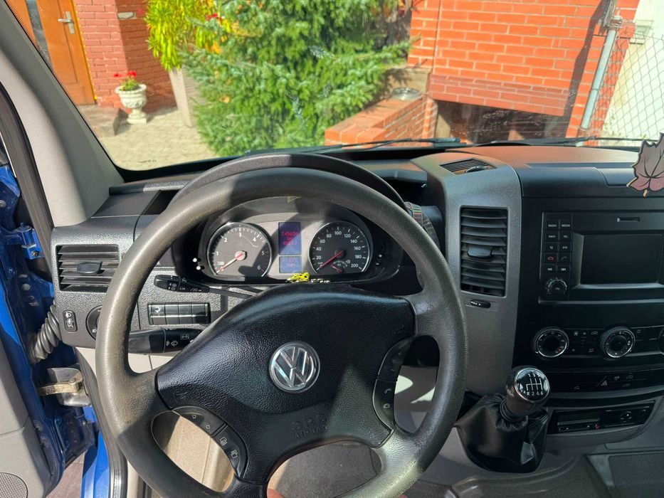 VW Crafter na bliźniakach, 2016r 6 osob, furgon, winda z UDT, 246 000 przebieg