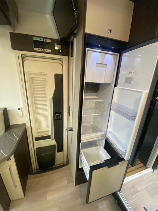 Wynajem kampera półintegra Benimar