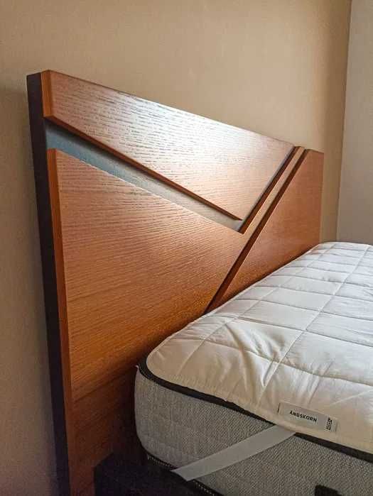 Cama de casal + Estrado 200x160cm [Mobília Octosólido - Como novo]