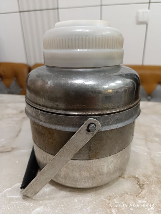 Термос на 3 л.Срочно.