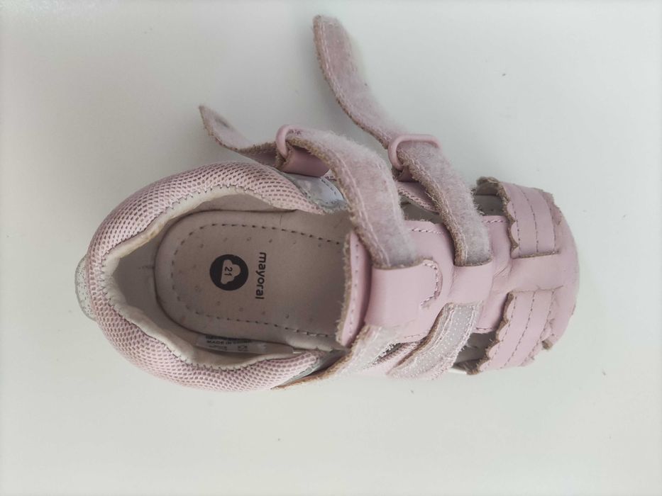 Sapatilhas e sapatos criança