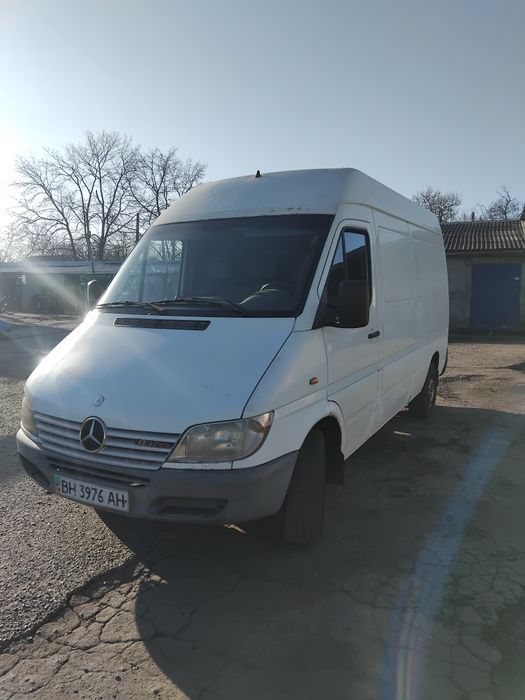 Продам грузовой микроавтобус