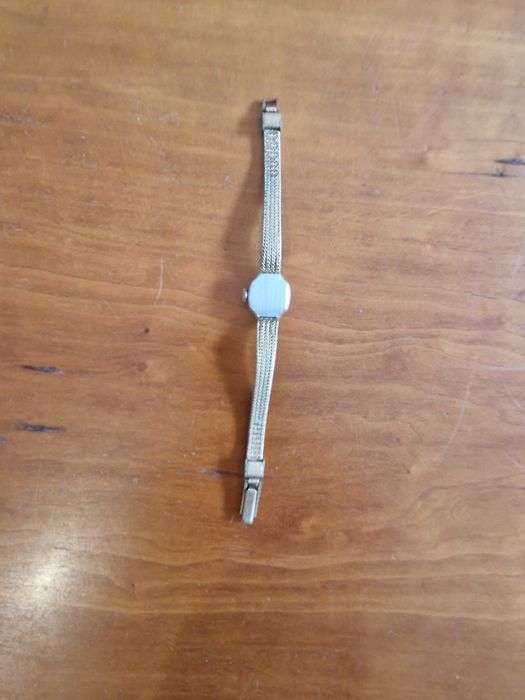 Relógio FESA de corda (mecânico) de senhora antigo