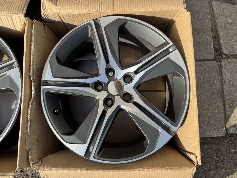 Felga Seat Leon / Cupra 5FA601025Q 18 cali ET46