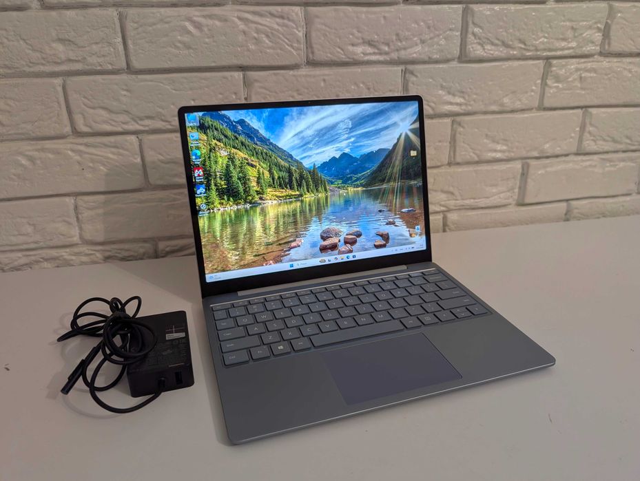 Сенсорний Microsoft Surface Go / I5-1035G1 / Nvme M.2 128 ГБ / Ram 8Gb
